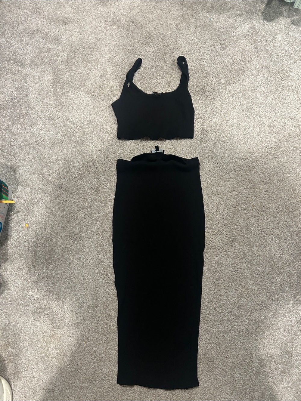 Lulu's Black Ribbed Square Neck Cropped Tank - Picture 2 of 4